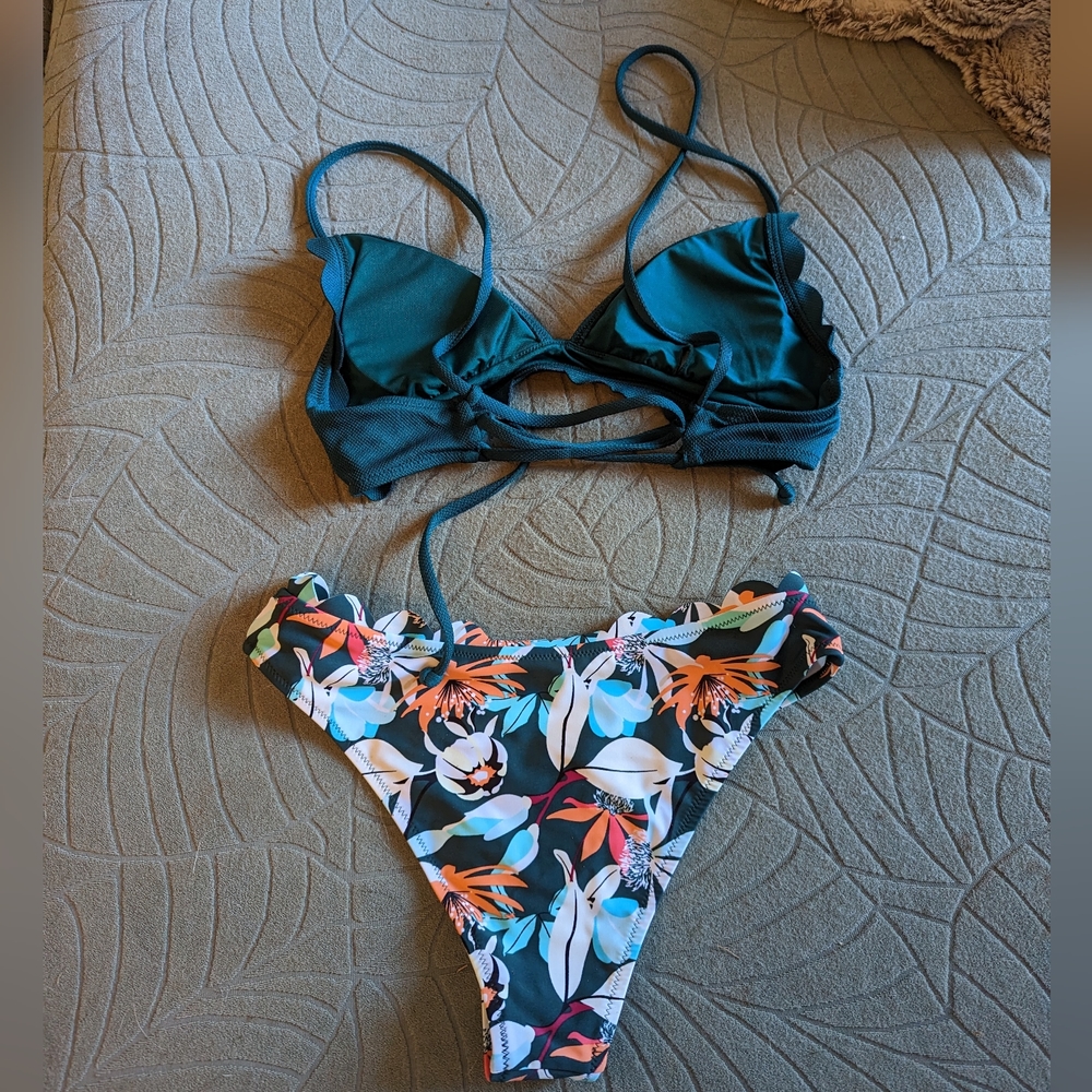 Cupshe bikini - Picture 2 of 2